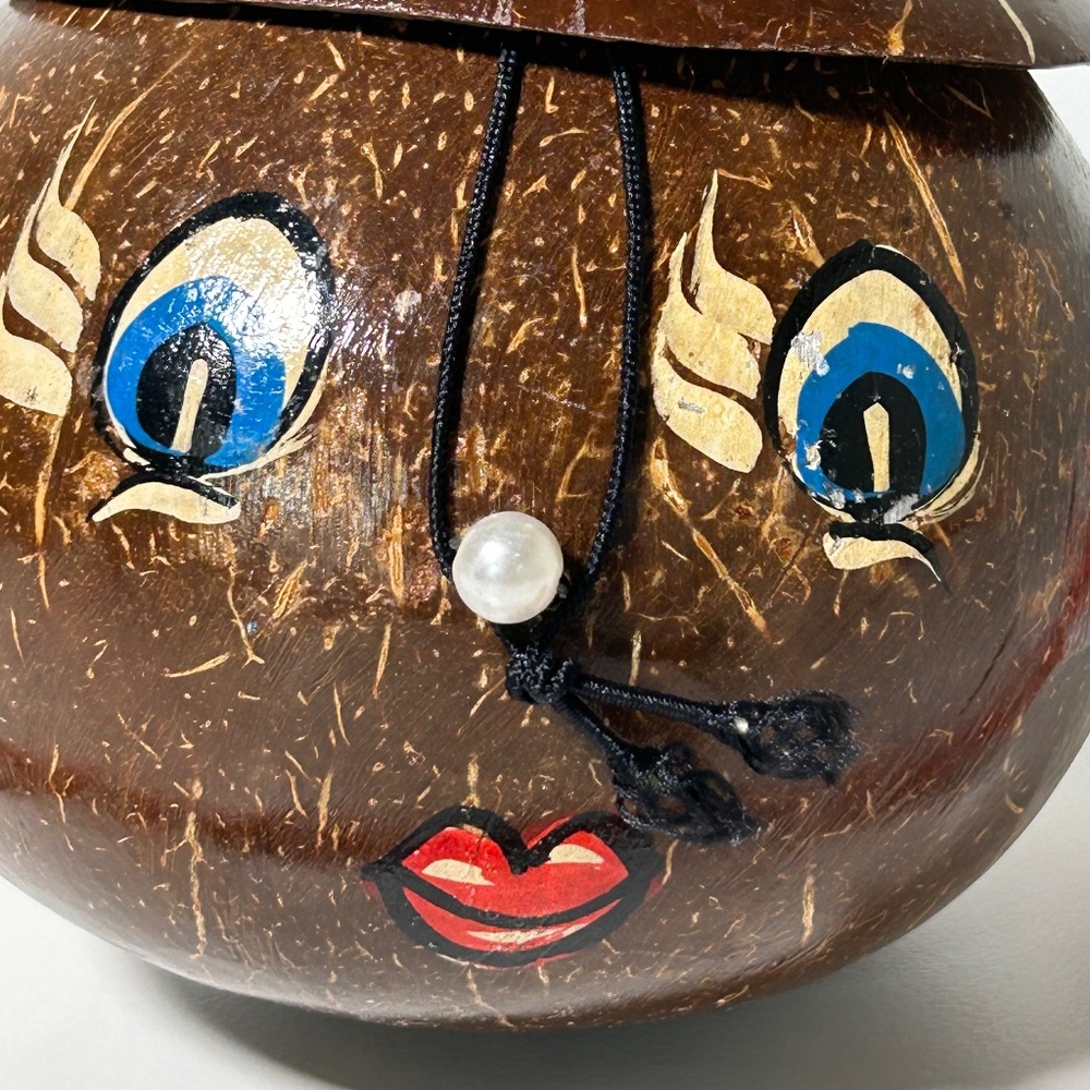 Vintage Coconut Shell Purse Hawaii Kitschy Anthropomorphic Face (13E) - Picture 3 of 8